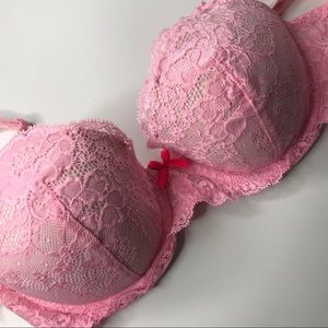 pink vs lace bra